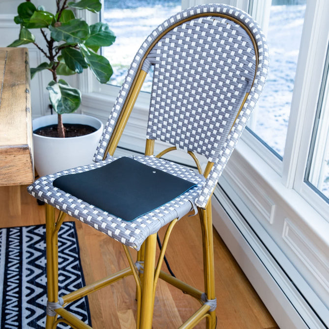 Use the Earthing Chair Mat on any seat to get grounded while you eat, relax, or read. (4609255604337)