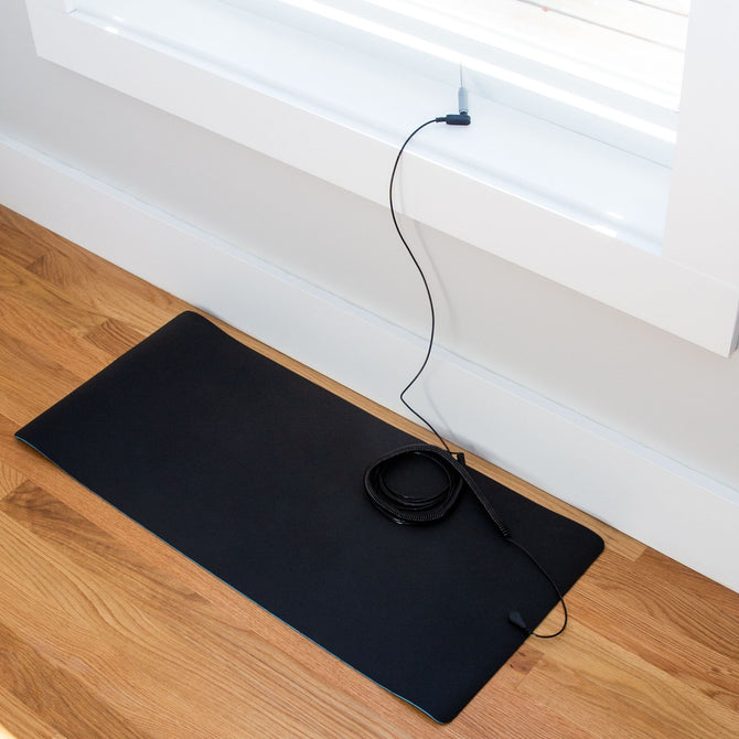  
                                        The Earthing Coil Cord connects to your Earthing product and also to the Ground Rod, which then goes out the window and into the earth. (1908689109105) 
                                    
                                    